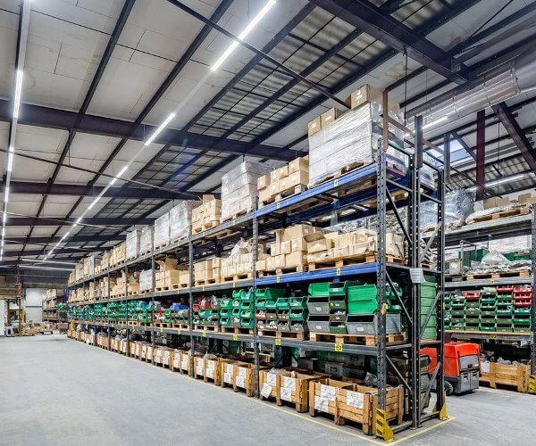 LED tube light for warehouse lighting
